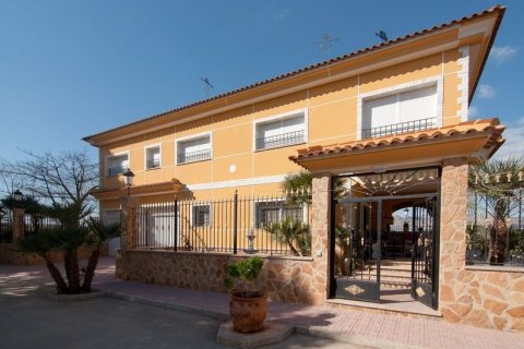 Villa for sale in La Murada, Alicante, Spain 6 bedrooms, 1500 sq.m. No. 34447 - photo 1