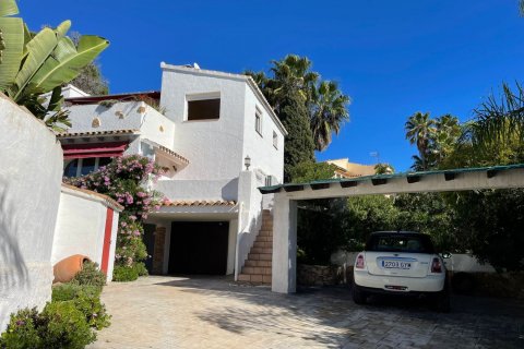 Villa for sale in Moraira, Alicante, Spain 4 bedrooms, 358 sq.m. No. 35000 - photo 1