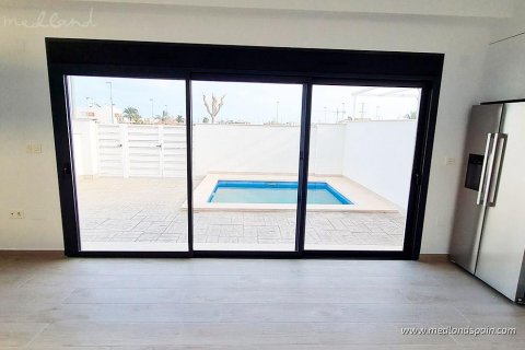 Villa for sale in La Zenia, Alicante, Spain 3 bedrooms, 117 sq.m. No. 9419 - photo 10