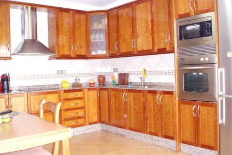 Villa for sale in Orihuela, Alicante, Spain 4 bedrooms, 240 sq.m. No. 34443 - photo 9