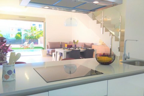 Villa for sale Villamartin, Alicante, Spain 3 bedrooms, 100 sq.m. No. 36155 - photo 8