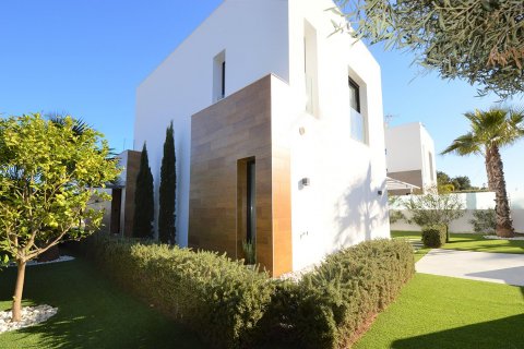 Villa for sale in Villamartin, Alicante, Spain 4 bedrooms, 166 sq.m. No. 36733 - photo 4