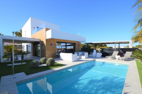 Villa for sale in Villamartin, Alicante, Spain 4 bedrooms, 166 sq.m. No. 36733 - photo 2