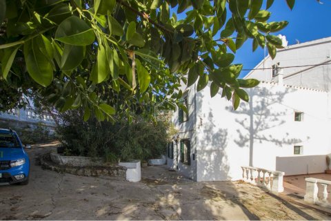 Townhouse for sale in Mahon, Menorca, Spain 3 bedrooms, 269 sq.m. No. 23382 - photo 1