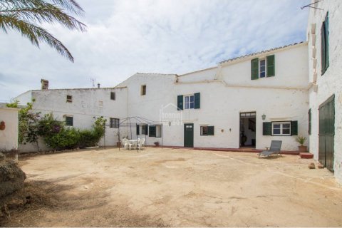 House for sale in Ciutadella De Menorca, Menorca, Spain 4 bedrooms, 300 sq.m. No. 23780 - photo 2