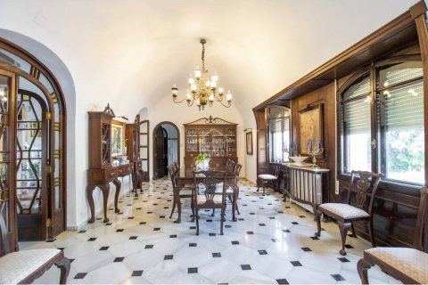 Villa for sale in Mahon, Menorca, Spain 10 bedrooms, 558 sq.m. No. 35486 - photo 6