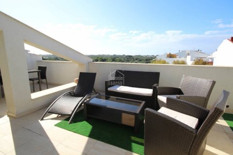 Apartment for sale in Ciutadella De Menorca, Menorca, Spain 2 bedrooms, 75 sq.m. No. 35470 - photo 1