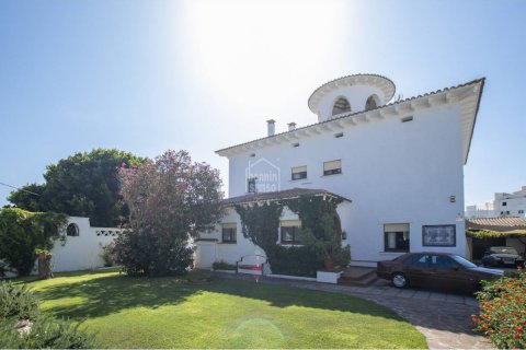 Villa for sale in Mahon, Menorca, Spain 10 bedrooms, 558 sq.m. No. 35486 - photo 2