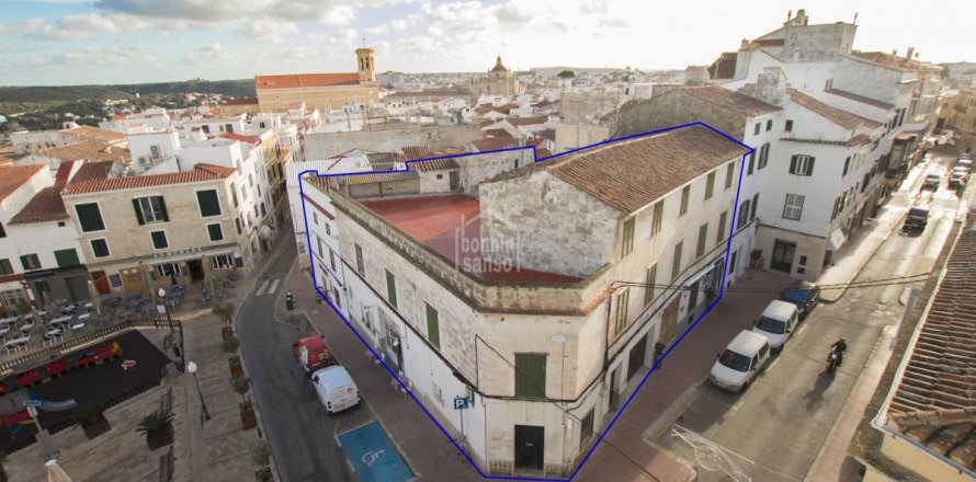 Commercial property in Mahon, Menorca, Spain 12 bedrooms, 1130 sq.m. No. 23866