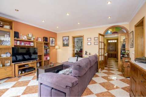 Townhouse for sale in Es Castell, Menorca, Spain 4 bedrooms, 177 sq.m. No. 37560 - photo 2