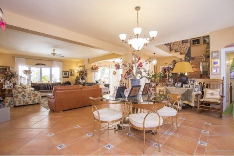 Villa for sale in Mahon, Menorca, Spain 5 bedrooms, 572 sq.m. No. 24224 - photo 5
