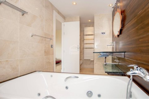 Apartment for sale in Mahon, Menorca, Spain 4 bedrooms, 210 sq.m. No. 24150 - photo 9