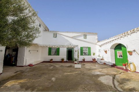 House for sale in Alaior, Menorca, Spain 10 bedrooms, 548 sq.m. No. 23865 - photo 1