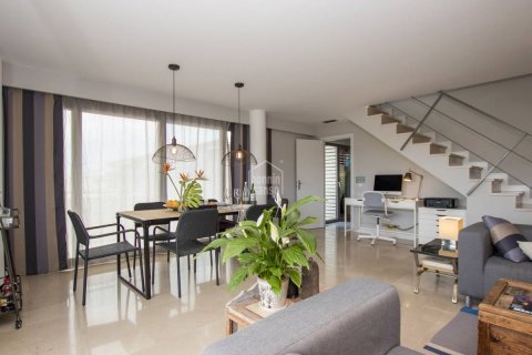 Apartment for sale in Mahon, Menorca, Spain 3 bedrooms, 147 sq.m. No. 23870 - photo 3