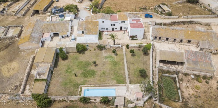 House in Ciutadella De Menorca, Menorca, Spain 4 bedrooms, 300 sq.m. No. 23780
