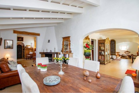 House for sale in Sant Lluis, Menorca, Spain 4 bedrooms, 270 sq.m. No. 30340 - photo 5