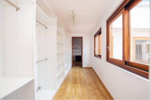 Apartment for sale in Mahon, Menorca, Spain 8 bedrooms, 617 sq.m. No. 24228 - photo 5
