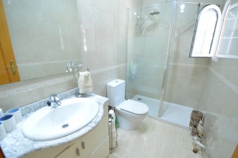 Villa for sale in Cabo Roig, Alicante, Spain 3 bedrooms, 105 sq.m. No. 36963 - photo 7