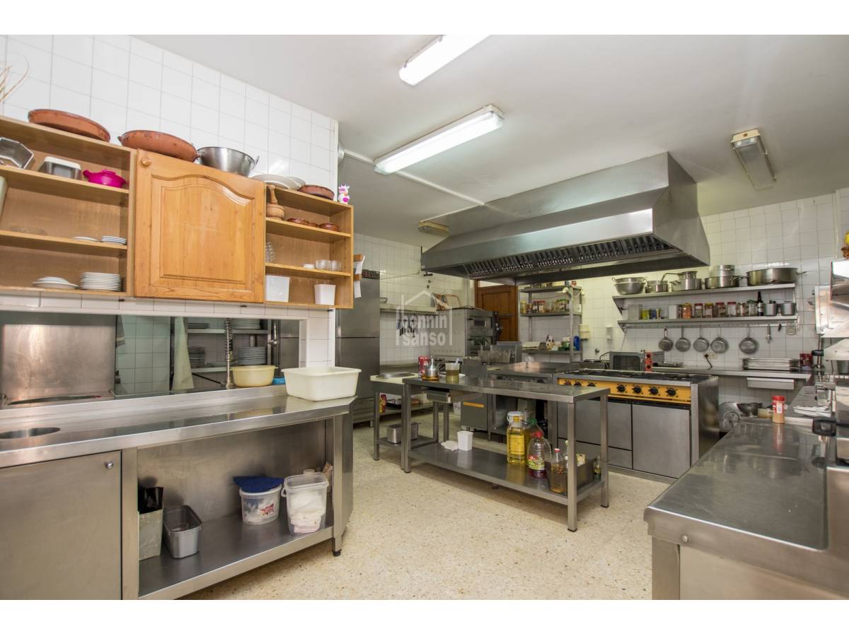Commercial property à Es Mercadal, Menorca, Espagne 6 chambres, 698 m2 No. 23777