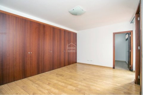 Apartment for sale in Mahon, Menorca, Spain 8 bedrooms, 617 sq.m. No. 24228 - photo 11