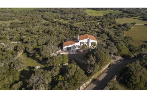 Villa for sale in Alaior, Menorca, Spain 5 bedrooms, 330 sq.m. No. 30234 - photo 1