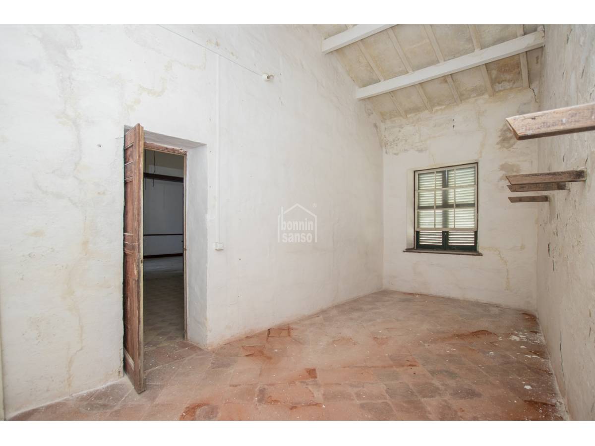 Commercial property à Mahon, Menorca, Espagne 12 chambres, 1130 m2 No. 23866
