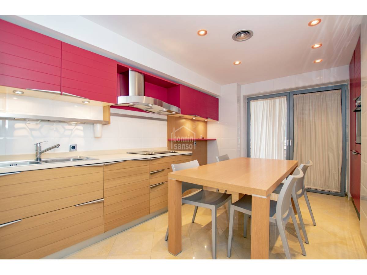 Квартира в Маон, Менорка, Испания 4 спальни, 265м2 №24150