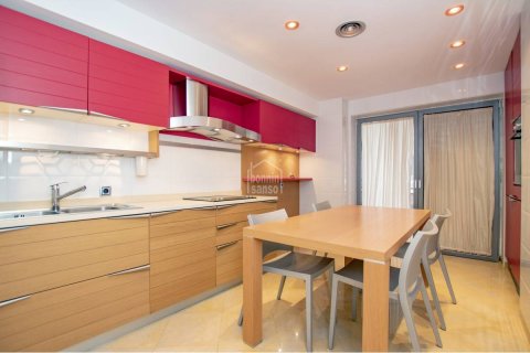Apartment for sale in Mahon, Menorca, Spain 4 bedrooms, 210 sq.m. No. 24150 - photo 4