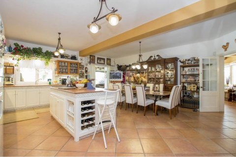 Villa for sale in Mahon, Menorca, Spain 5 bedrooms, 572 sq.m. No. 24224 - photo 9