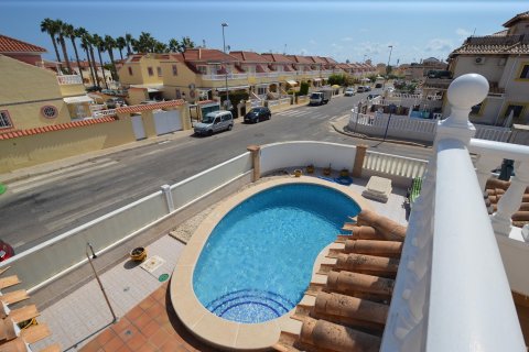 Villa for sale in Cabo Roig, Alicante, Spain 3 bedrooms, 105 sq.m. No. 36963 - photo 10
