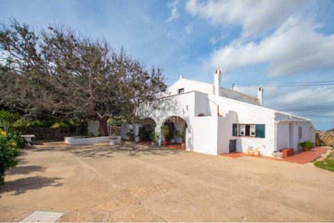 House for sale in Sant Lluis, Menorca, Spain 5 bedrooms, 668 sq.m. No. 30308 - photo 1