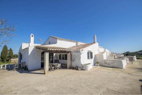 House for sale in Mahon, Menorca, Spain 6 bedrooms, 575 sq.m. No. 23769 - photo 3