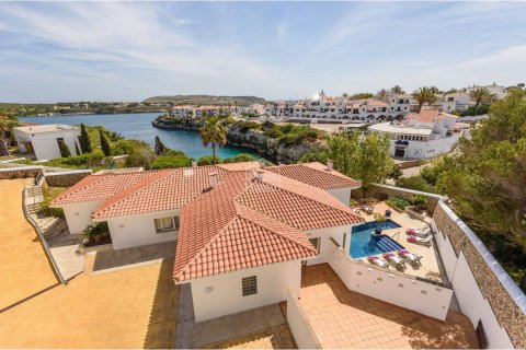 Villa for sale in Es Castell, Menorca, Spain 5 bedrooms, 367 sq.m. No. 35657 - photo 11