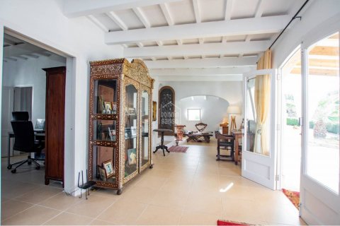 House for sale in Sant Lluis, Menorca, Spain 4 bedrooms, 270 sq.m. No. 30340 - photo 4