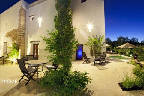 Villa for sale in Ibiza town, Ibiza, Spain 9 bedrooms, 635 sq.m. No. 38219 - photo 4