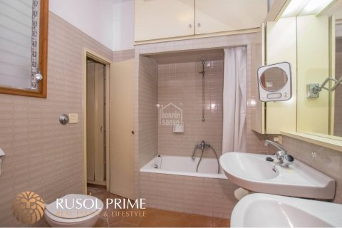 Apartment for sale in Mahon, Menorca, Spain 4 bedrooms, 178 sq.m. No. 11371 - photo 15