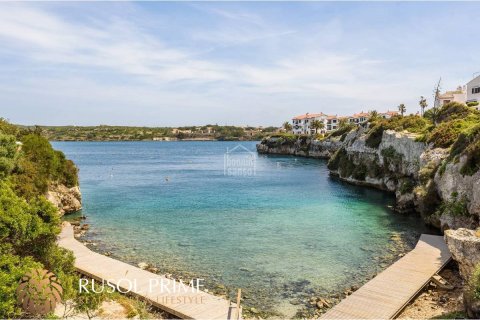 Villa for sale in Es Castell, Menorca, Spain 5 bedrooms, 367 sq.m. No. 39307 - photo 1