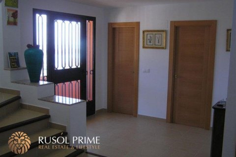 Villa for sale in Calpe, Alicante, Spain 3 bedrooms, 500 sq.m. No. 39341 - photo 6