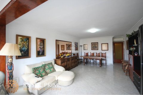 Apartment for sale in Ciutadella De Menorca, Menorca, Spain 3 bedrooms, 107 sq.m. No. 38987 - photo 1