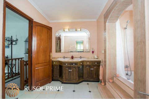 Villa for sale in Ciutadella De Menorca, Menorca, Spain 4 bedrooms, 130 sq.m. No. 39007 - photo 15