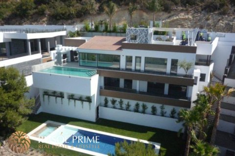 Villa for sale in Altea, Alicante, Spain 4 bedrooms, 640 sq.m. No. 39464 - photo 1