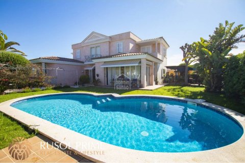 Villa for sale in Mahon, Menorca, Spain 5 bedrooms, 411 sq.m. No. 39194 - photo 1