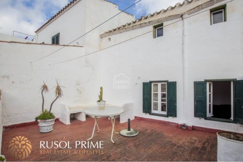 Townhouse for sale in Es Mercadal, Menorca, Spain 7 bedrooms, 347 sq.m. No. 38972 - photo 18