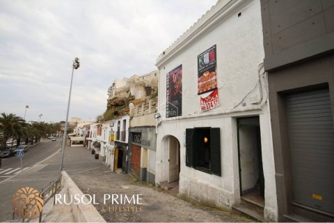 Bar for sale Mahon, Menorca, Spain 3 bedrooms, 181 sq.m. No. 38242 - photo 1