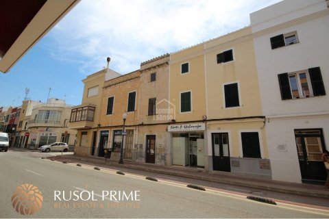 Townhouse for sale in Ciutadella De Menorca, Menorca, Spain 4 bedrooms, 141 sq.m. No. 39647 - photo 2