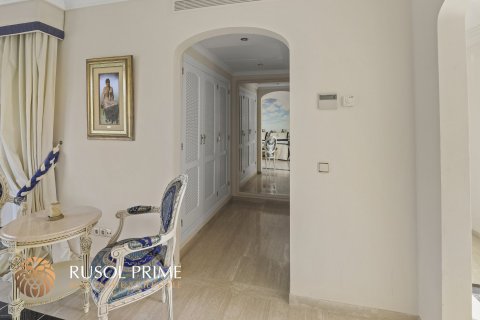 Villa for sale in Benahavis, Malaga, Spain 5 bedrooms, 953 sq.m. No. 38707 - photo 5