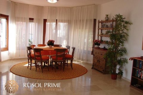 Villa for sale in Calpe, Alicante, Spain 3 bedrooms, 250 sq.m. No. 39452 - photo 3