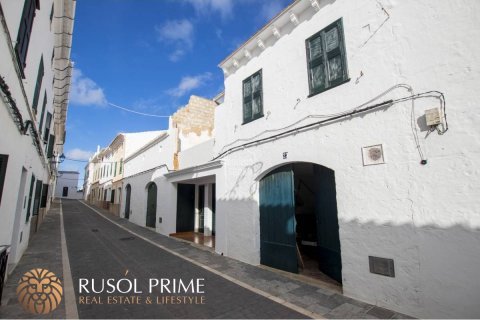 Townhouse for sale in Es Mercadal, Menorca, Spain 7 bedrooms, 347 sq.m. No. 38972 - photo 2