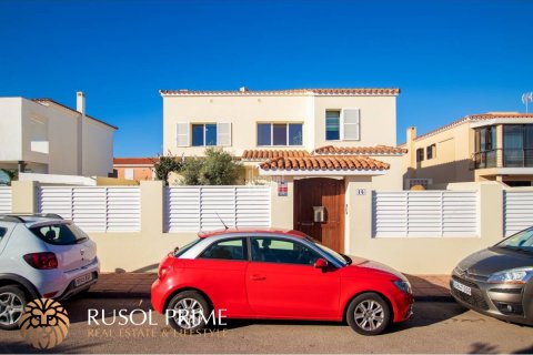 Villa for sale in Mahon, Menorca, Spain 4 bedrooms, 184 sq.m. No. 38997 - photo 3