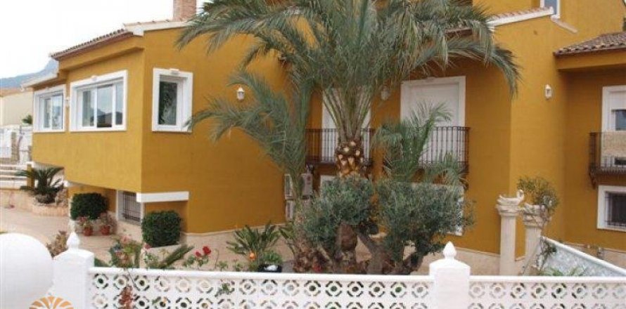 Villa in Calpe, Alicante, Spain 6 bedrooms, 500 sq.m. No. 39343